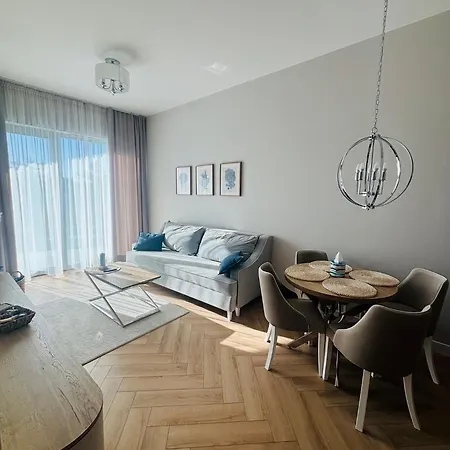 Nad Zatoka Ukiel Apartment *